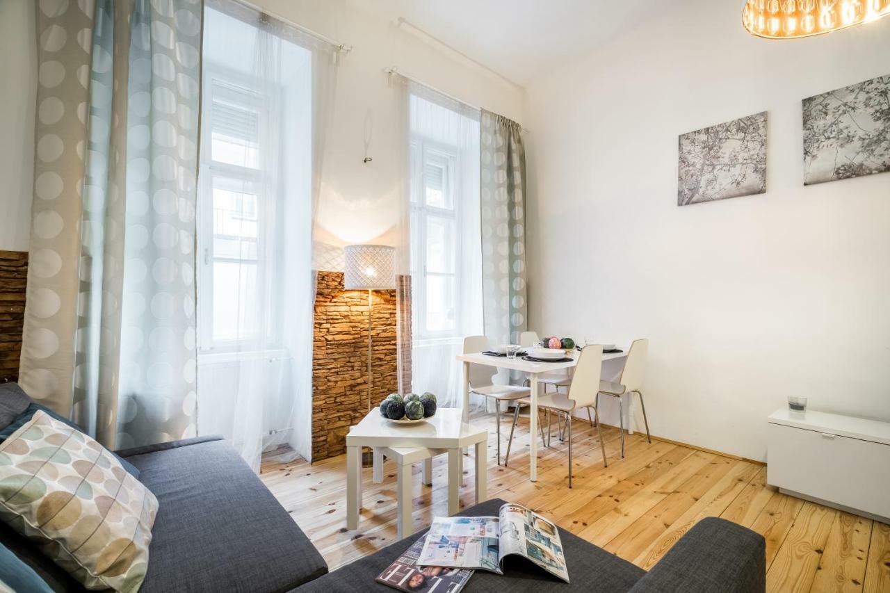 BpR BRIGHT Sapphire Apartment Budapest Extérieur photo